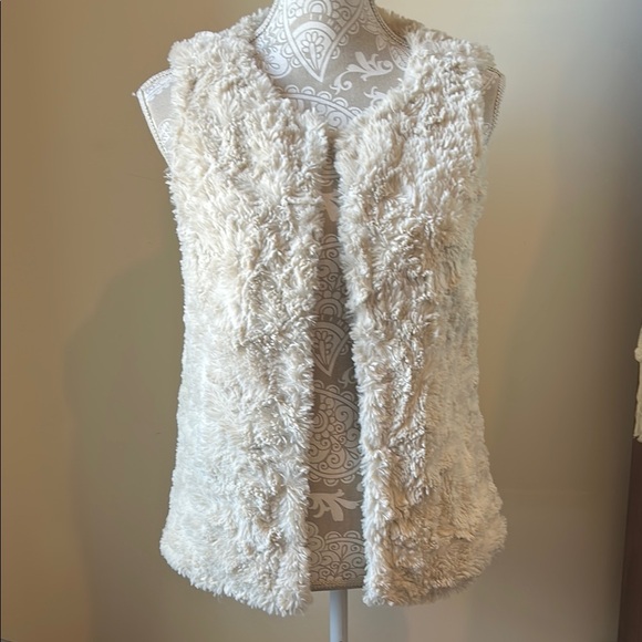 Dylan Cream Fuzzy Vest - Picture 1 of 6